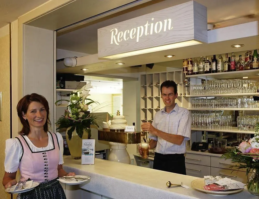 Landhotel Huberhof Allershausen 3*,